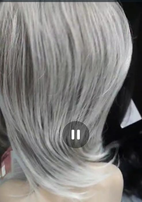 Продам парик стрижки средней длины