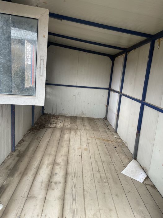 Vand baraca metalica .