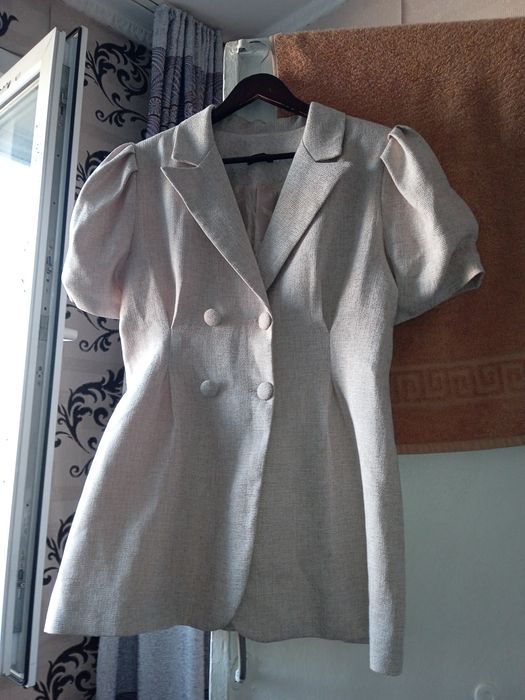 Пиджак с юбкой классика