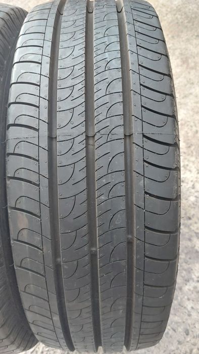 Нови гуми за Бус 215/65/16 C Goodyear Efficient Grip Cargo 2 броя