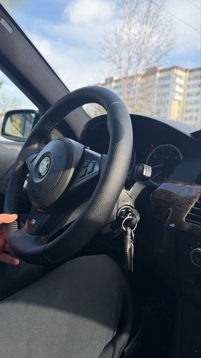 Продам бмв е60 525i