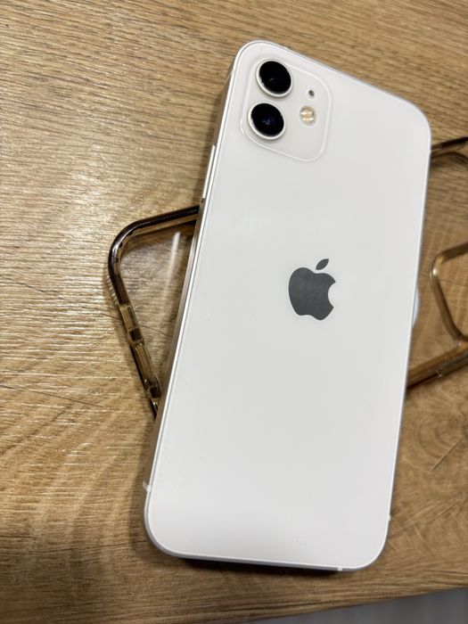 Айфон 12. 128 gb Много запазен тел