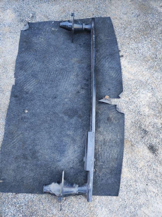 Основа(греда)под предната броня на Пежо-5008