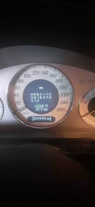 Мерцедес е220 Авангард