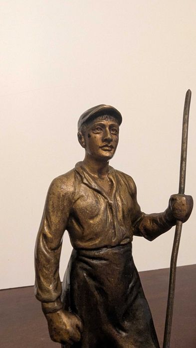 Statuetă Veche din Bronz Masiv – Stil Industrial (Interbelic)