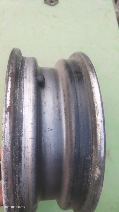 Дамас диска сотилади