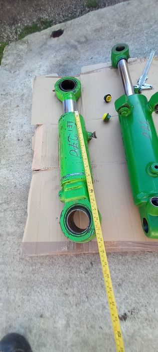 cilindru hidraulic John Deere / cilindru servodirectie / marcatoare