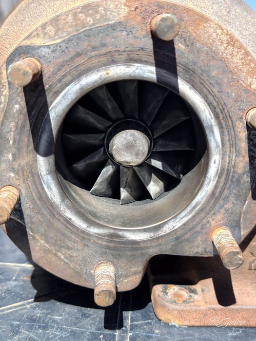 Продавам турбо от камион Borg Warner k29 + фланец