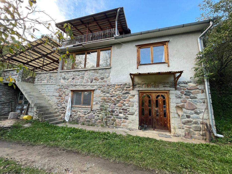 Casa 3 camere la Bulz