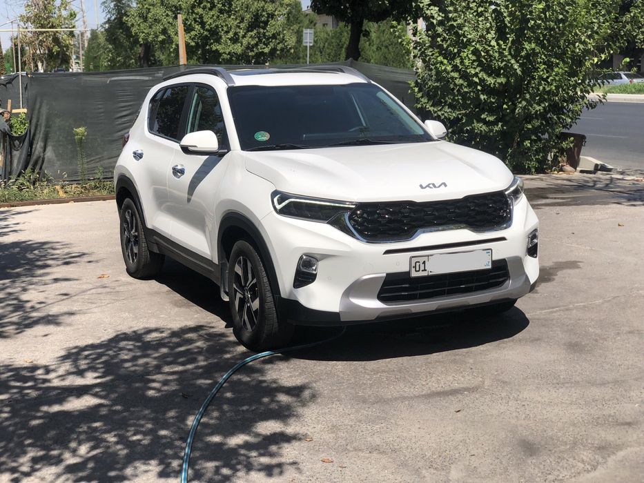 Срочно продается Kia Sonet 3позиция
