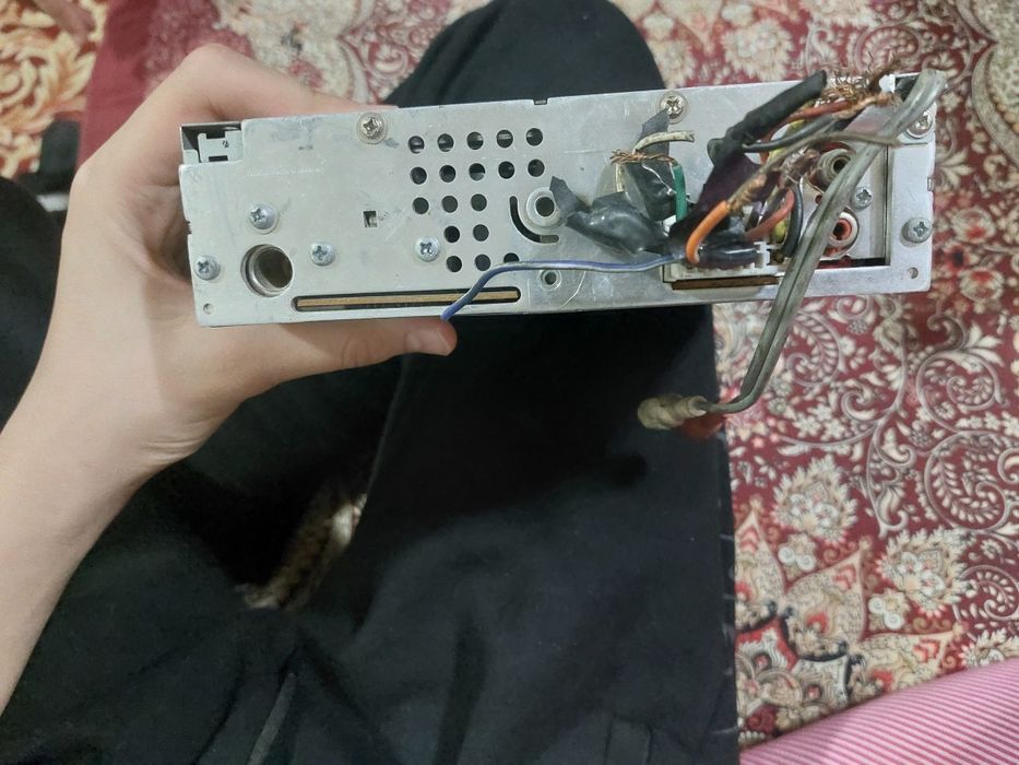 Avto magnitafon clarion diskavoy..KELISHAMIZ