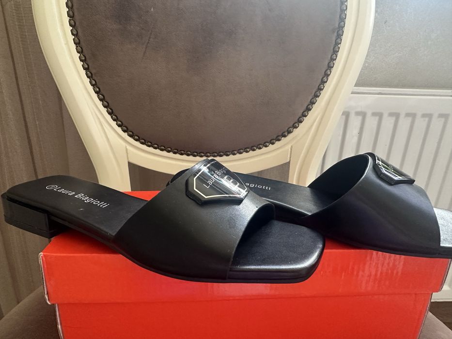 Летняя кожаная обувь