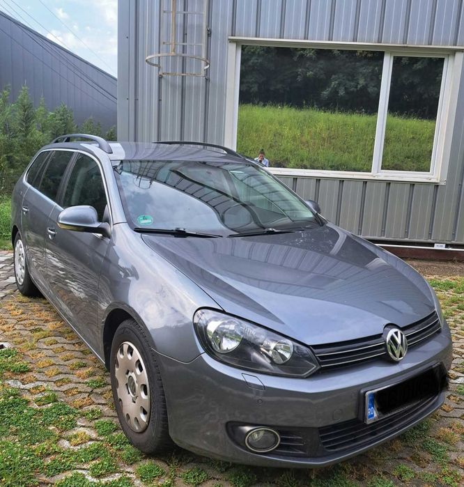 Vând Volkswagen Golf VI 1,6 TDI