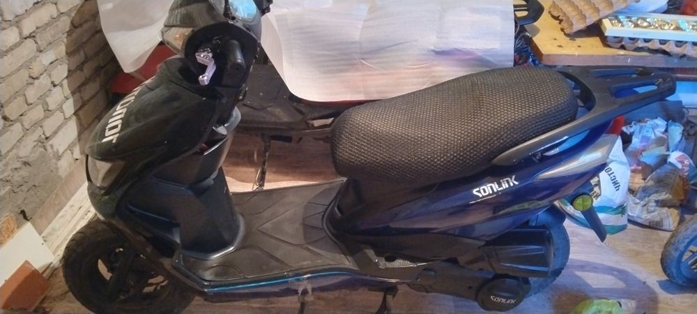 Продам скутор 150 кубов