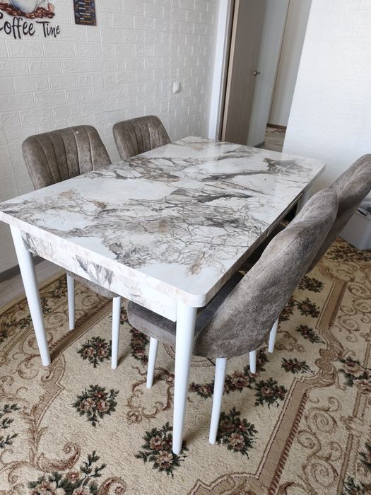 Продам стол комплект