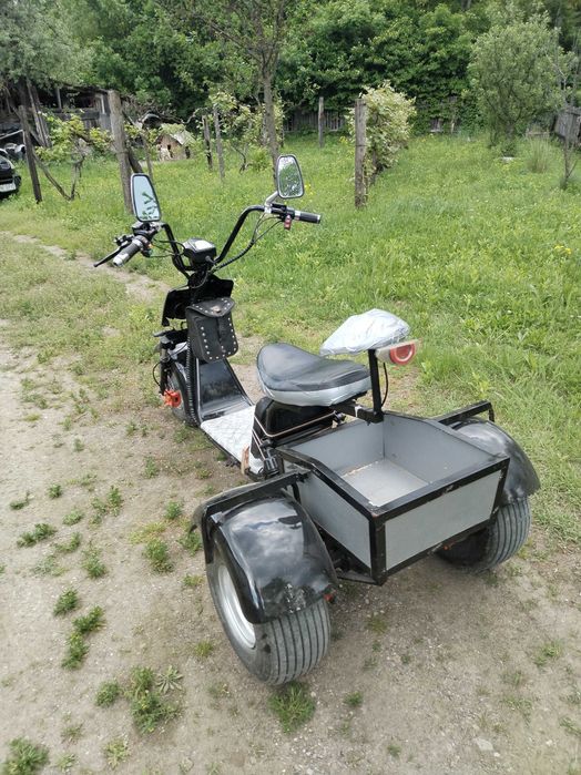 Vând triciclu electric, city harley 2000w. 3700lei