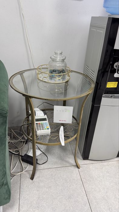 Продаю столик журнальный