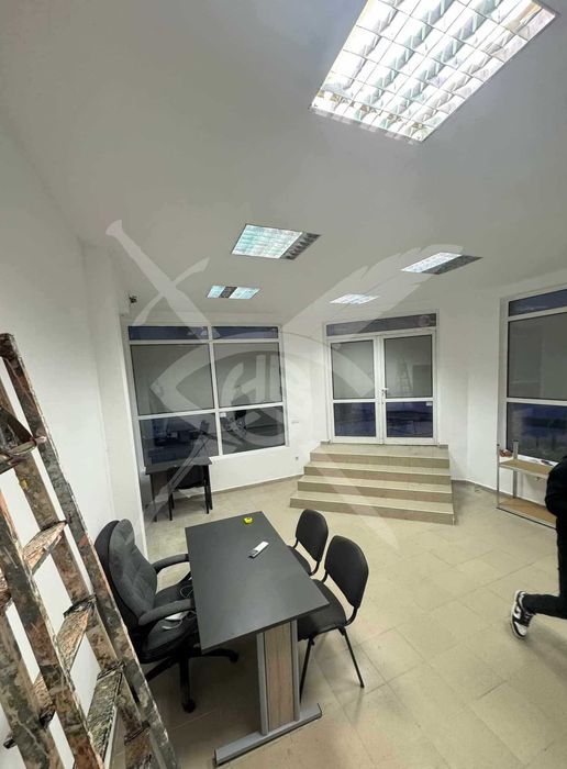 Продава се Магазин в Варна, Цветен квартал - 43 кв.м за 2651 €/кв.м - Снимка #2