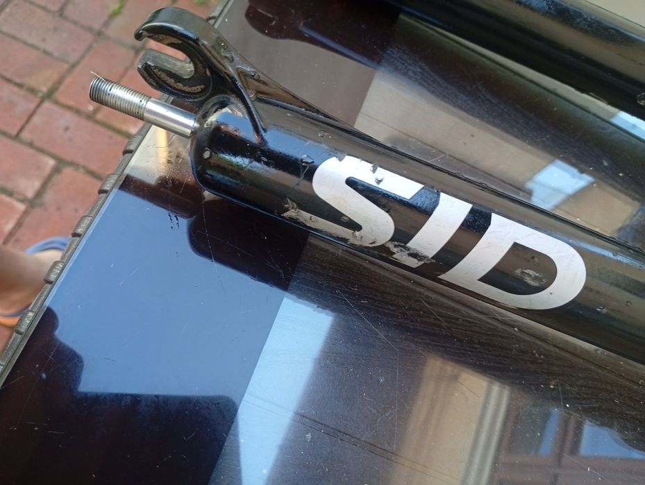 Furca rockshox sid trebuie servisata