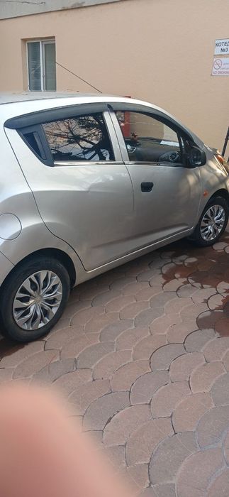 Срочно сотилади спарк 2011