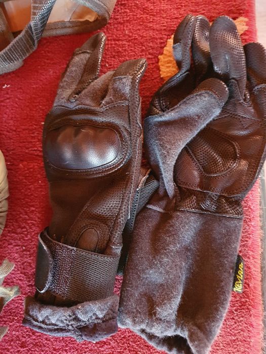 Echipament militar-scurte, ținută oraș, Bocanci etc