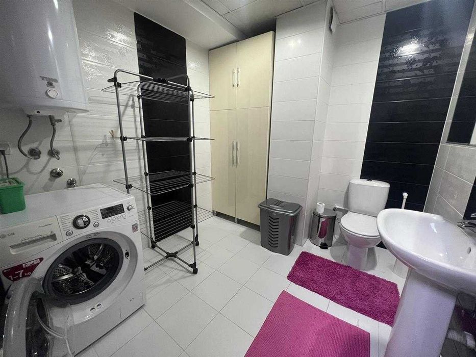 Дава се под наем Тристаен апартамент в Пловдив, Захарна фабрика - 89 кв.м за 418.2 € - Снимка #1