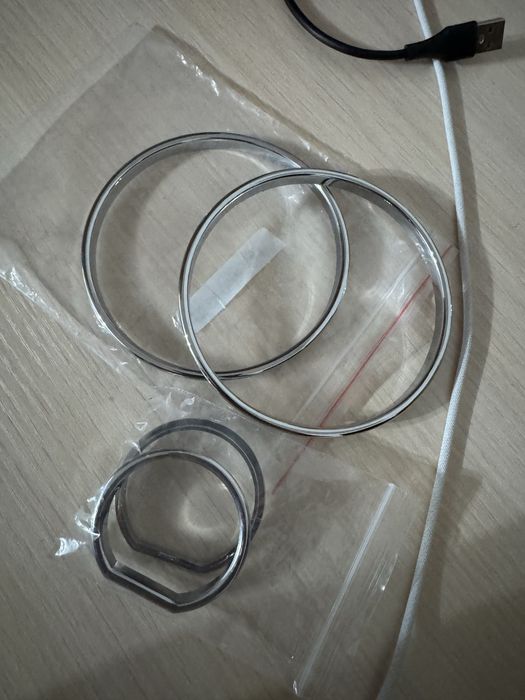 Кольца в приборную панель БМВ е34