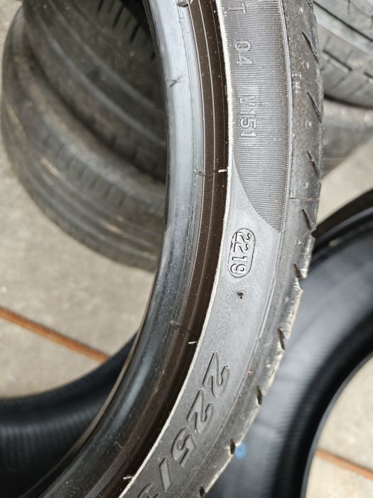 225/35/19 Pirelli P Zero