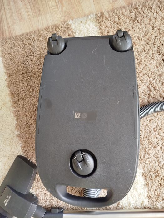 Прахосмукачка Miele Complete c3