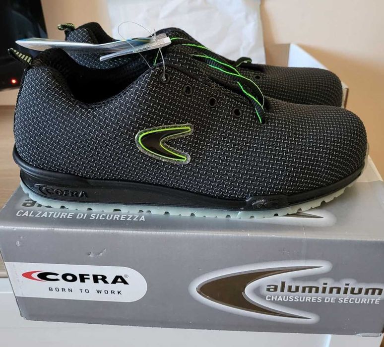 Работни обувки - водоотблъскващ и дишащ - текстил.