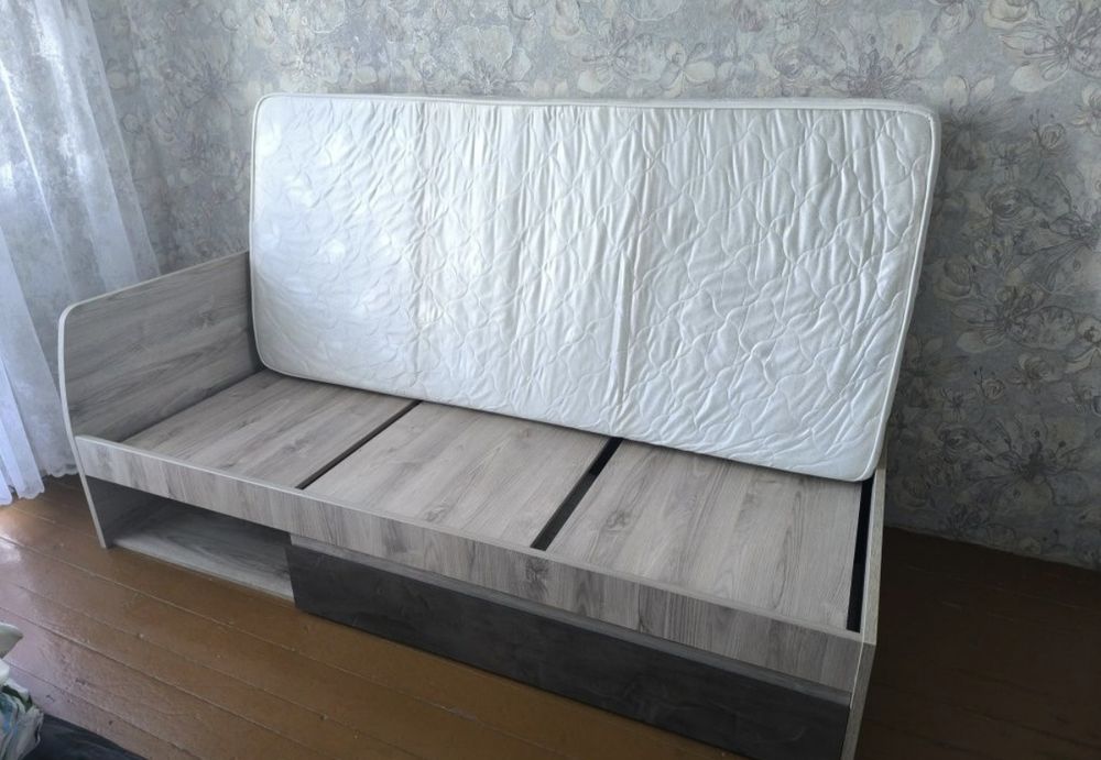 Продам кровать (евромебель)