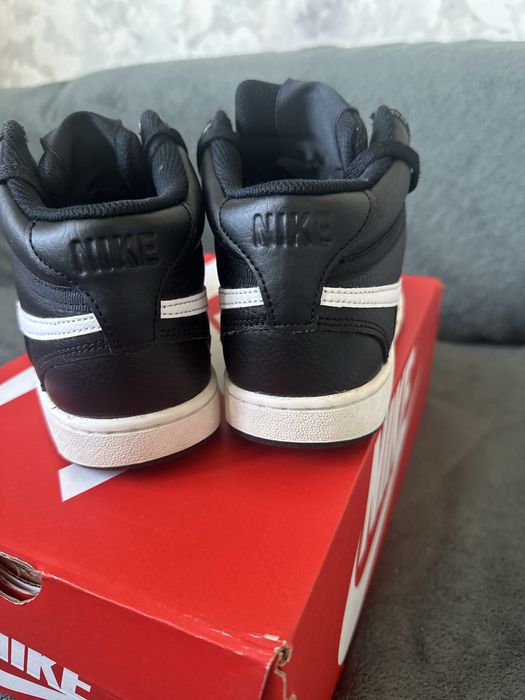 Nike court vision маратонки