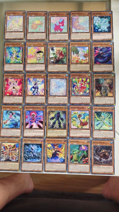 Продавам оригинални Yugioh карти