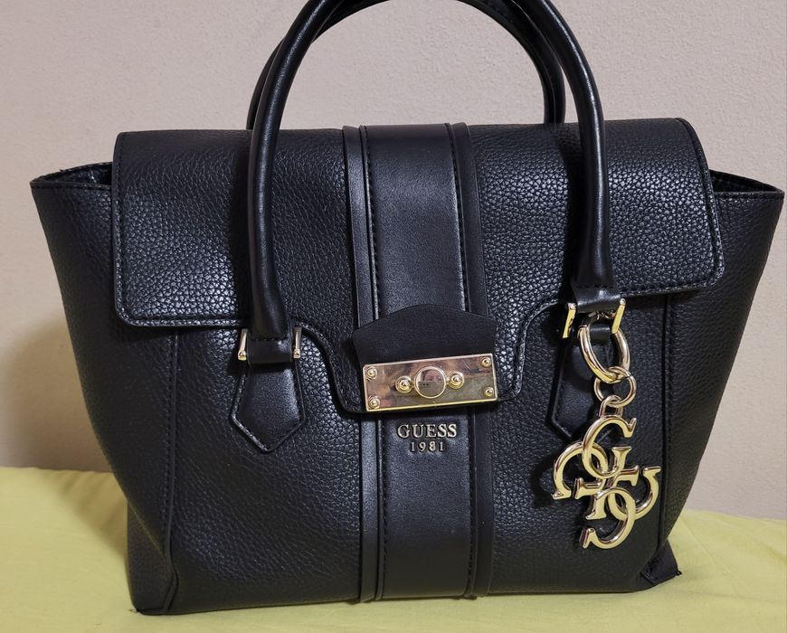 Geanta Guess originală stare ca nou 350lei