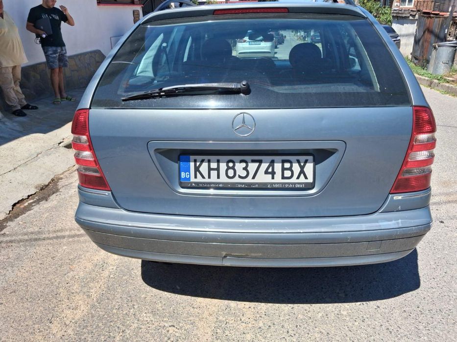 Mercedes c220.