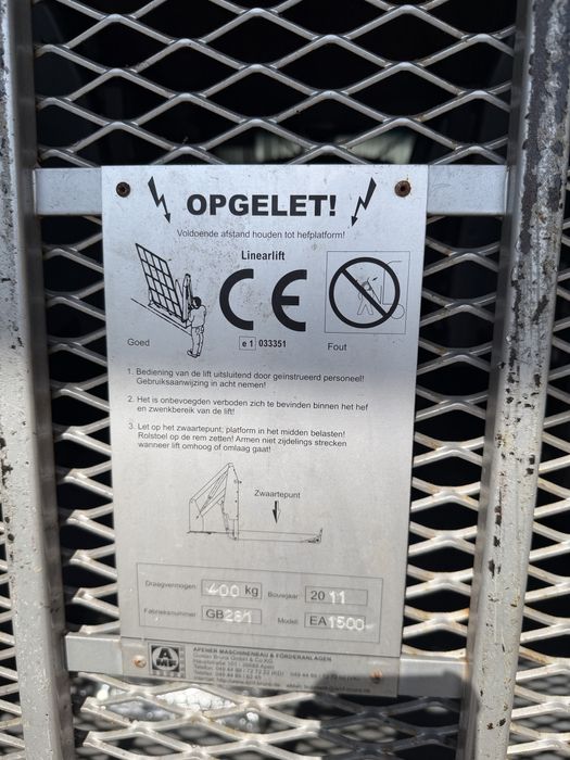 Vand lift hidraulic persone cu dizabilitati