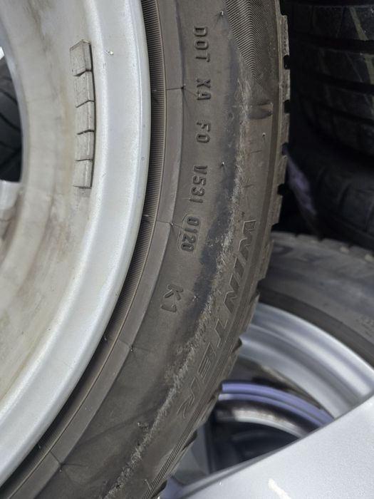 4 Броя 205/60/16 Pirelli 2x6,6mm 2x5mm