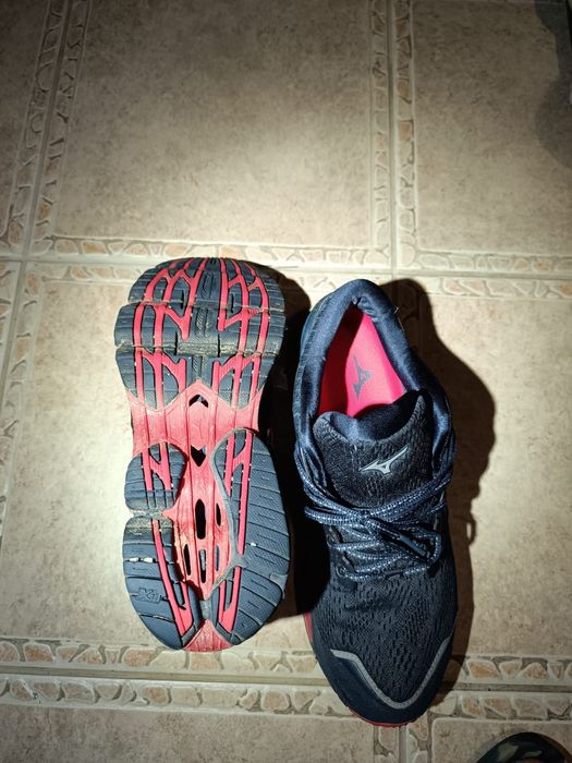 Mizuno Wave Prophecy 8