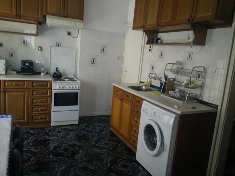 Дава се под наем Тристаен апартамент в Бургас, Център - 100 кв.м за 448.8 € - Снимка #1