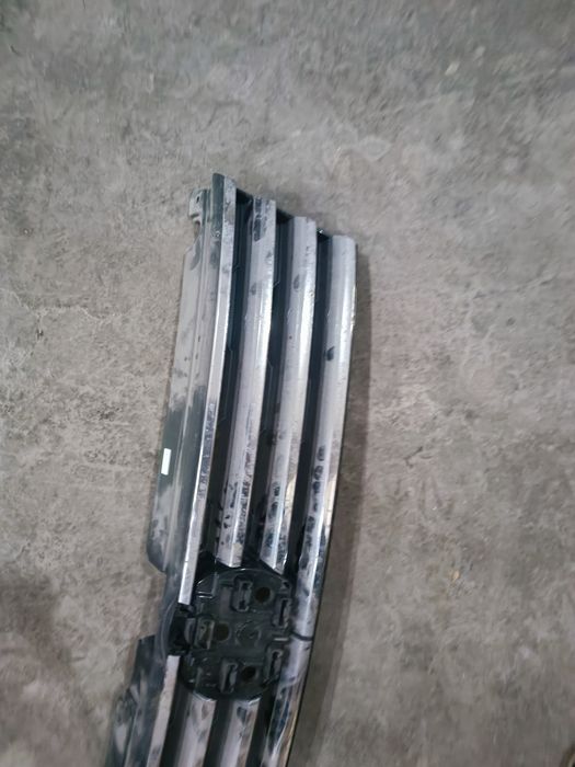 решетка (маска) предна броня VW Volkswagen Touareg 2015-2017