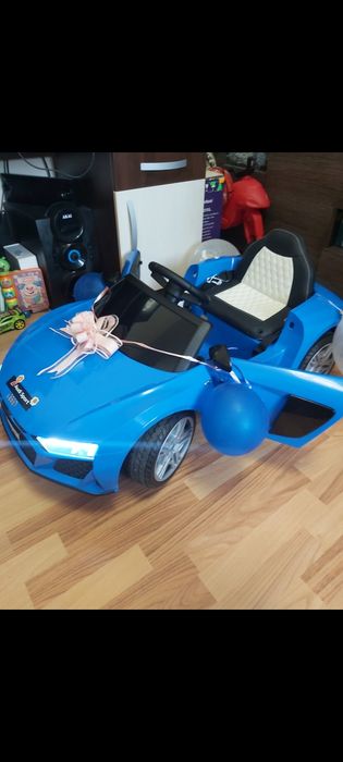 Vând mașinuță electrica