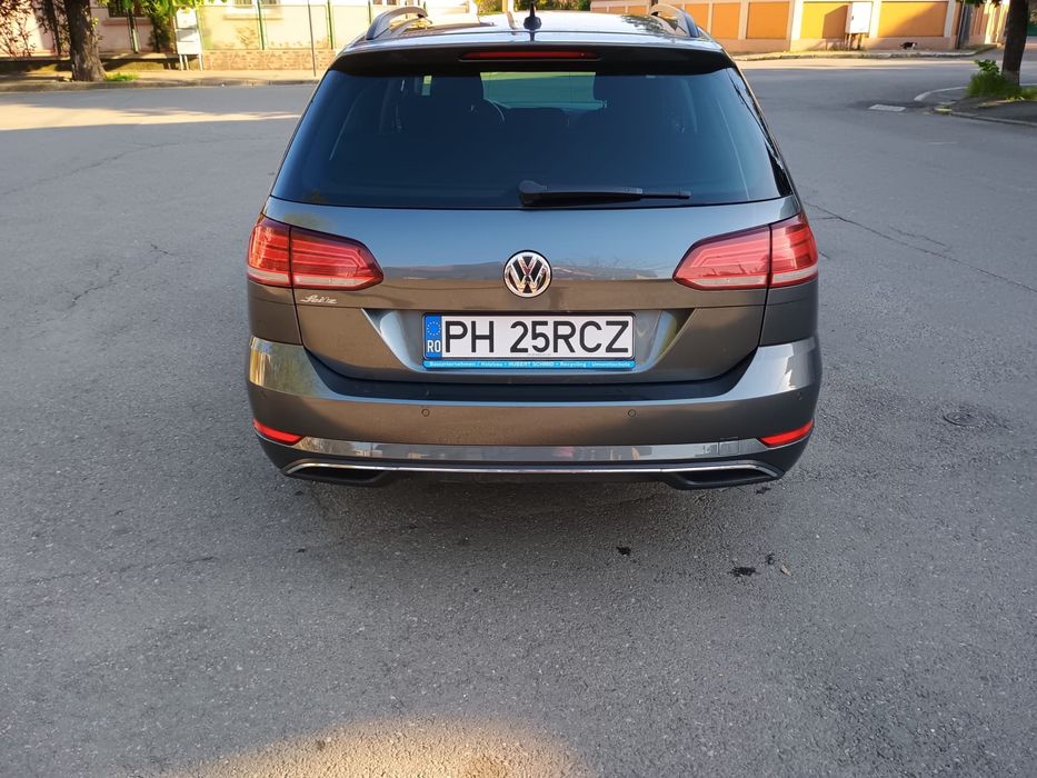 VW Golf an 2020 150 cai 2.0 L