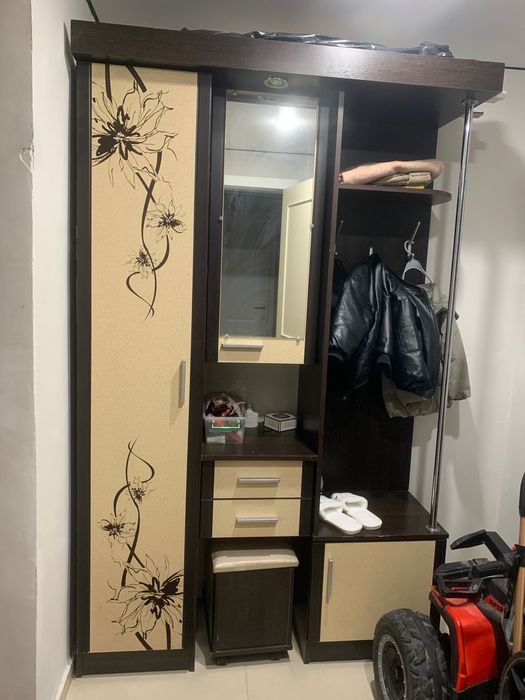 Шкаф для прихожей