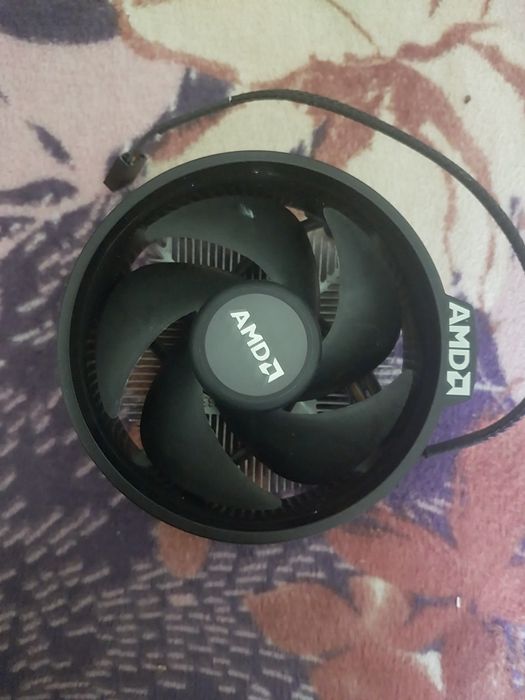 Vând coler amd original