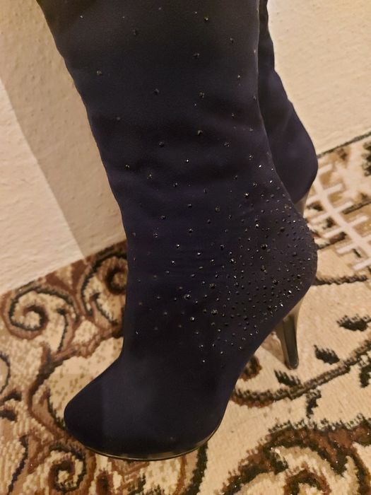 Зимний женский сапоги.очен красиво. Качество супер