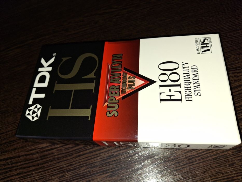 Продам новые, запечатаные VHS кассеты. .