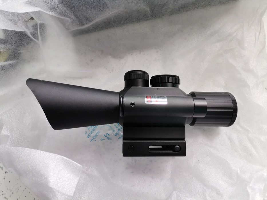 Оптика с лазерен прицел 4х30