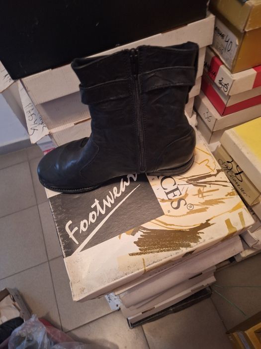 Черни боти естествена мачкана кожа