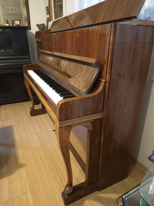 Немско пиано August Forster