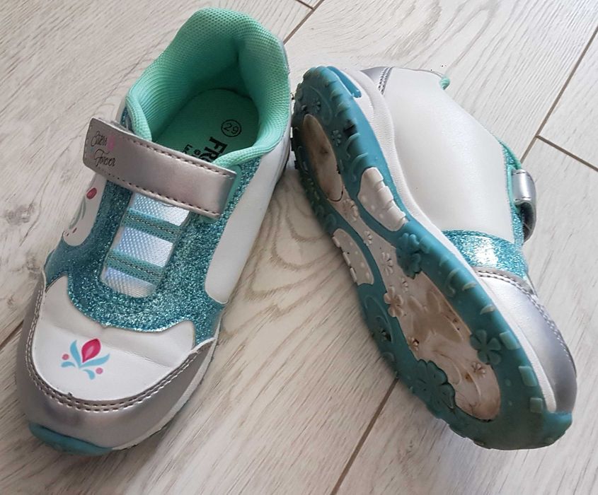 Детски маратонки с любимата Елза